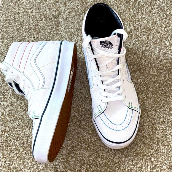 Vans - Picture 1 of 4